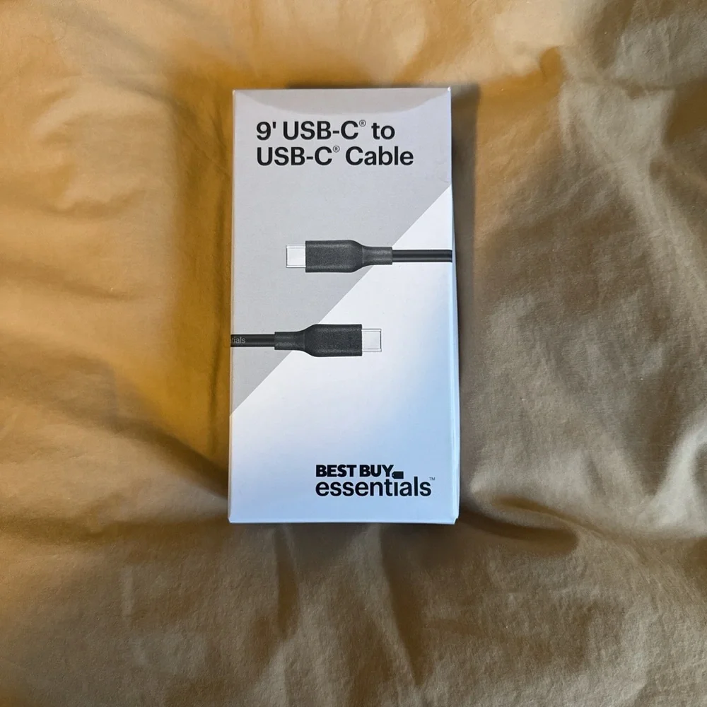 nwt unopened 9 inch usb-c to usb-c cable charger